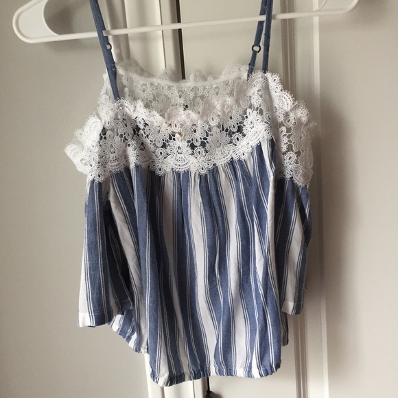 LIKE NEW blue and white off the shoulder crop top - Picture 4 of 8